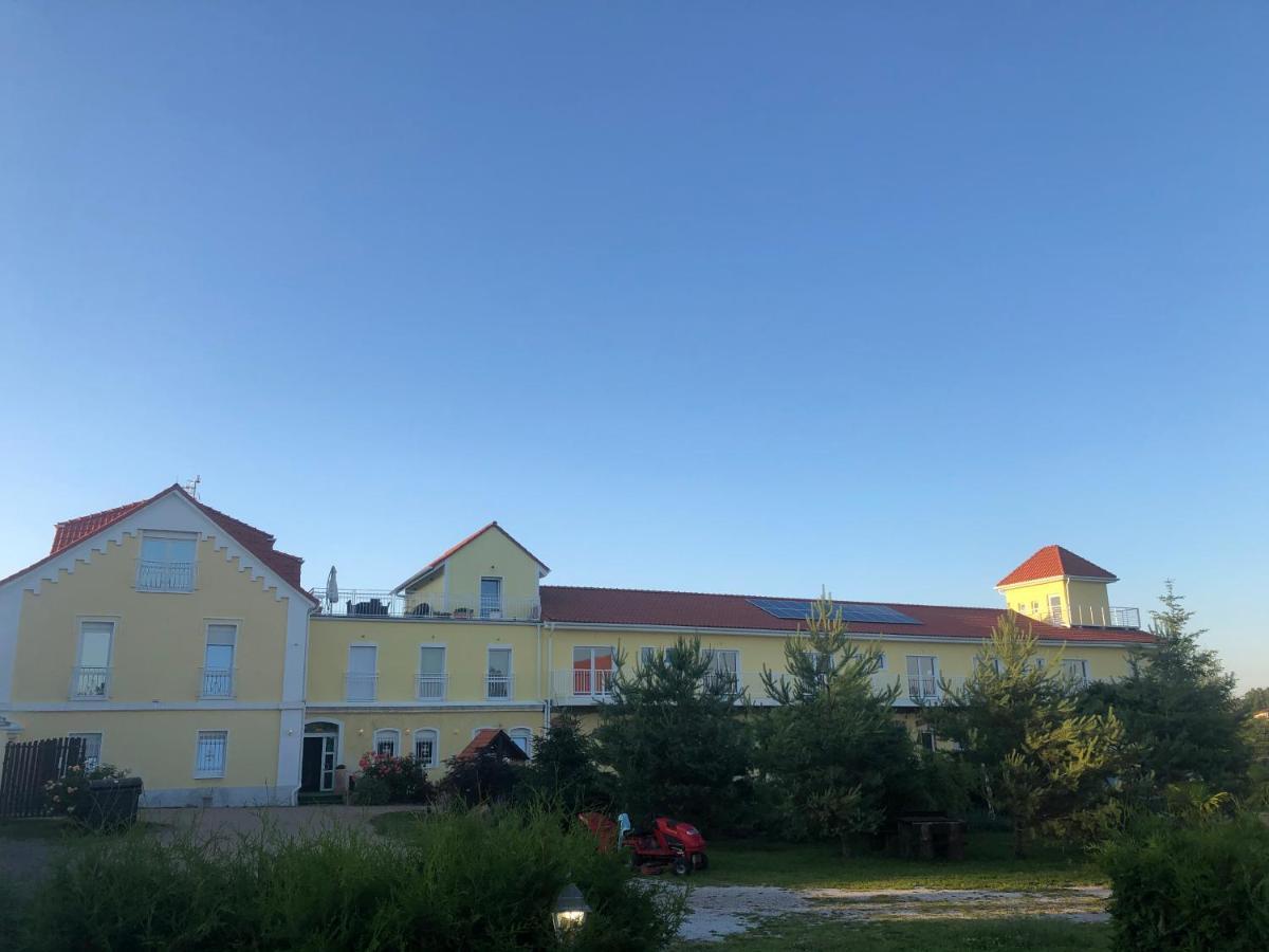 Holiday Centrum Žatec Exterior foto